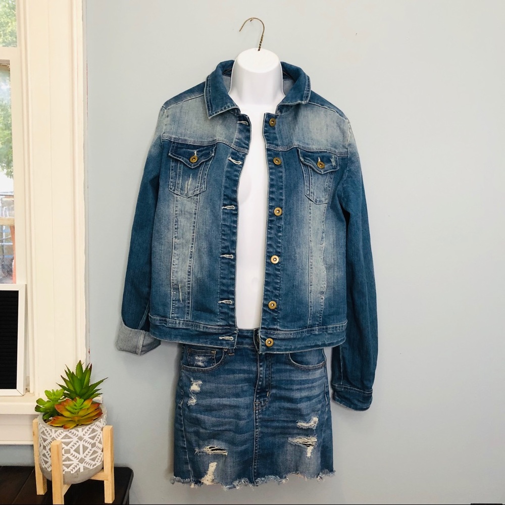 Blue Jean jacket in Large